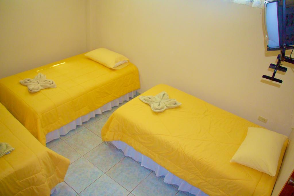 Hostal Nathaly Puerto Baquerizo Moreno Exteriér fotografie