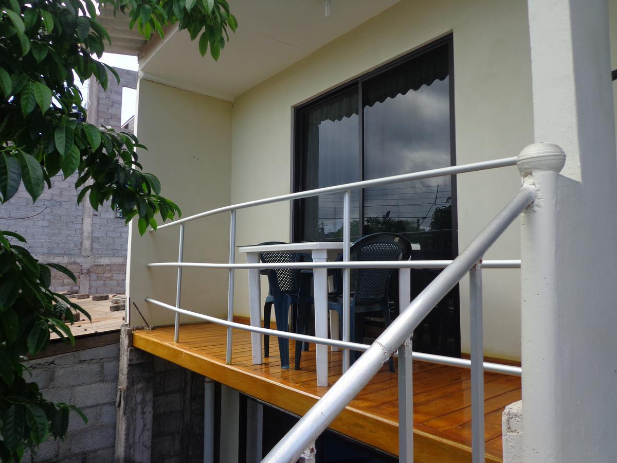 Hostal Nathaly Puerto Baquerizo Moreno Exteriér fotografie