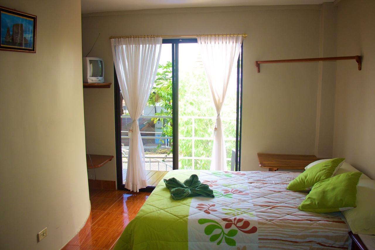 Hostal Nathaly Puerto Baquerizo Moreno Exteriér fotografie