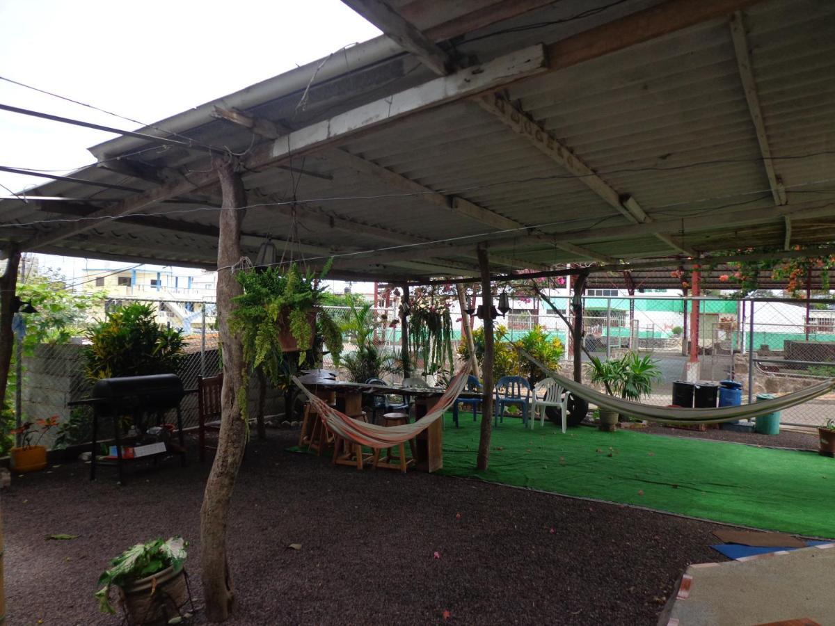 Hostal Nathaly Puerto Baquerizo Moreno Exteriér fotografie
